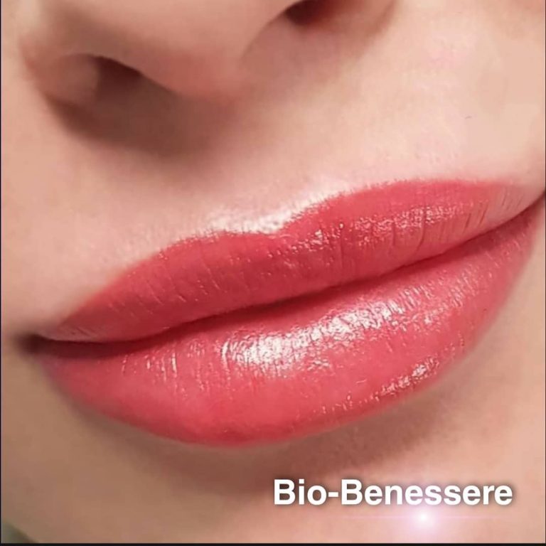 Labios con tratamiento de micropigmentación